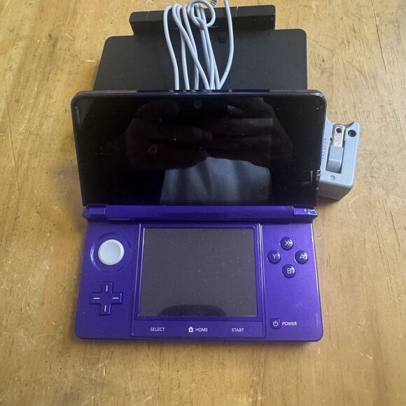 Nintendo 3DS Purple Portable Gaming Console w/ 10 Games & Charger a25 - Picture 4 of 5